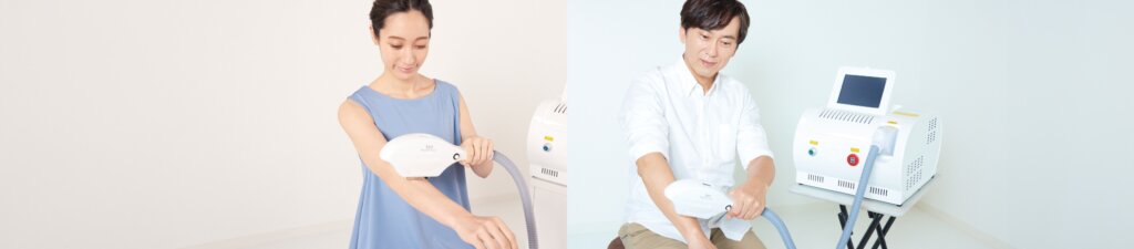 脱毛器を使う男女の写真